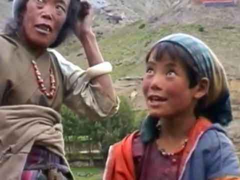 
Old Woman And Young Girl In Geiling Upper Mustang - Lo Monthang Youtube Video by Ed van der Kooy and Piet Warffemius
